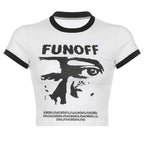 Top corto a maniche corte con scollo rotondo a contrasto e motivo "FUNOFF"