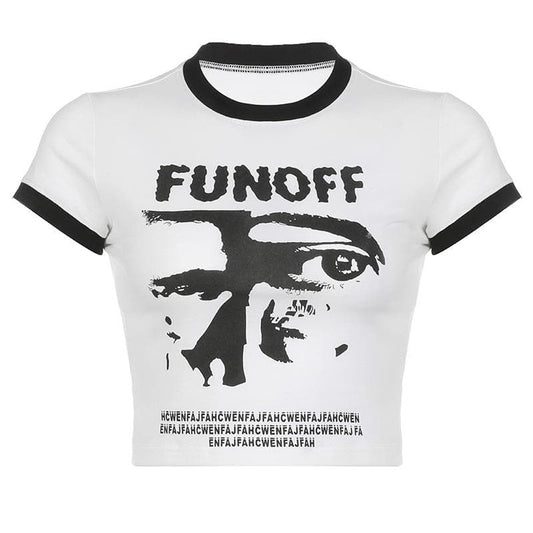 Top corto a maniche corte con scollo rotondo a contrasto e motivo "FUNOFF"