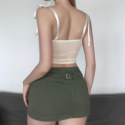 Top corto bustier con schiena scoperta e applicazione di fiori in rete 