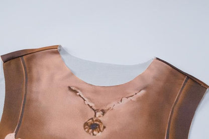 Ärmelloses Midikleid mit Rundhalsausschnitt und Blumendruck in Kontrastfarbe