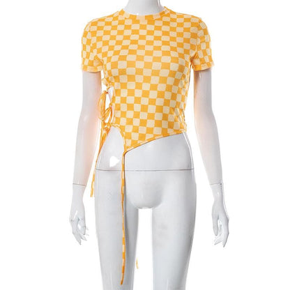 Unregelmäßiges Crop-Top mit kariertem Kontrast und kurzen Ärmeln zum Selbstbinden 