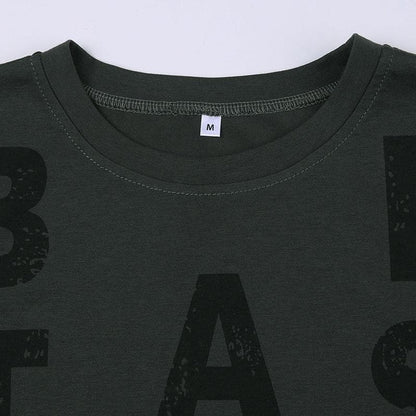 Kurzärmliges Crop-Top mit Rundhalsausschnitt und Kontrastdruck 