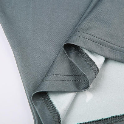 Top corto a maniche corte con scollo rotondo e stampa a contrasto