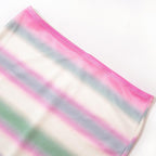 Completo gonna lunga a righe con spacco sul retro e scollo a U a contrasto 
