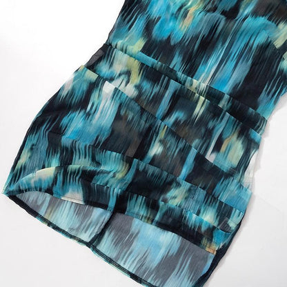 Ärmelloses Minikleid aus Chiffon mit hohem Kragen, Batikmuster und gerafftem Kontrast