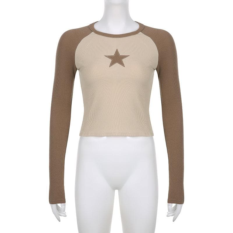 Maglia a maniche lunghe con scollo rotondo e coste a contrasto con patchwork di stelle 