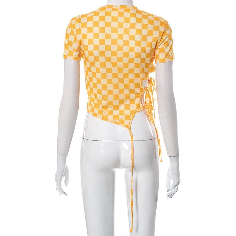 Unregelmäßiges Crop-Top mit kariertem Kontrast und kurzen Ärmeln zum Selbstbinden 