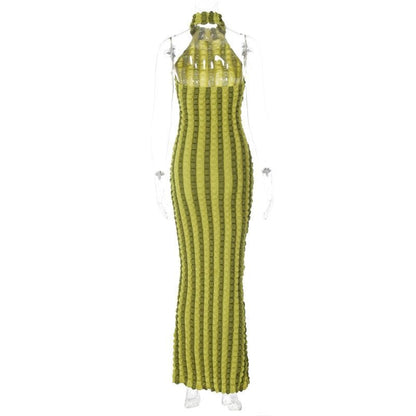 Rückenfreies Maxikleid mit hohem Halsausschnitt und Waffel-Neckholder in Kontrastfarbe