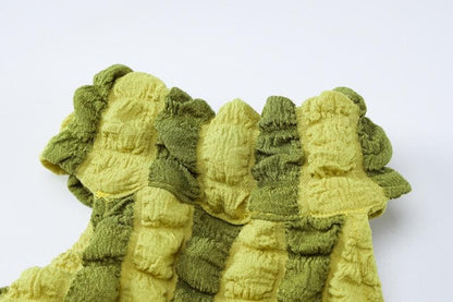 Rückenfreies Maxikleid mit hohem Halsausschnitt und Waffel-Neckholder in Kontrastfarbe