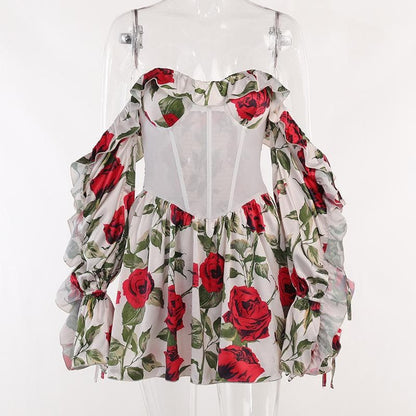 Schulterfreies, kontrastierendes, langärmliges, rückenfreies Minikleid mit Blumenmuster 