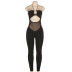 Netz-Patchwork-Set mit einfarbiger, ausgehöhlter, rückenfreier Neckholder-Hose 