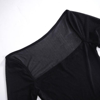 Transparentes, langärmliges Minikleid aus transparentem Netzstoff mit quadratischem Ausschnitt und Schlitz