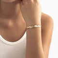 Massives Armband mit Schlangenmuster 