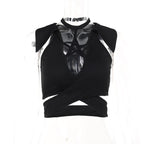 Top corto senza maniche con collo a V e scollo all'americana traforato 