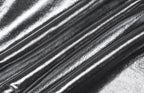 Top corto con scollo a cappuccio e maniche a cappuccio metalliche arricciate