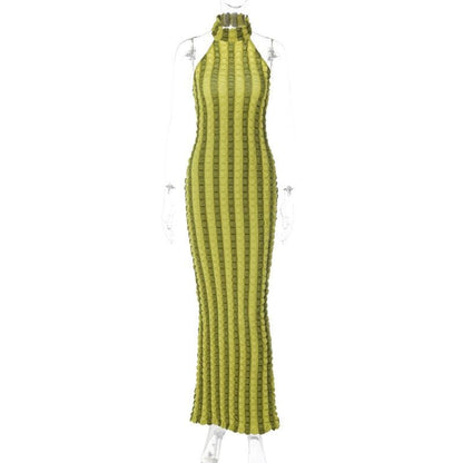 Rückenfreies Maxikleid mit hohem Halsausschnitt und Waffel-Neckholder in Kontrastfarbe