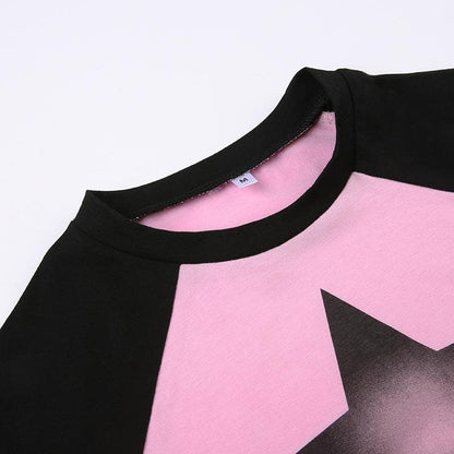 Top corto a maniche corte con scollo rotondo e patchwork a contrasto con motivo a stelle 