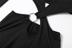 Einfarbiger Jumpsuit mit überkreuzten Ärmeln und ausgehöhlten Schultern und O-Ring 