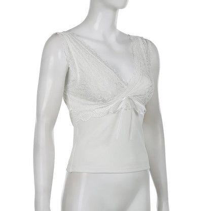 Top senza maniche con laccetti e scollo a V in patchwork di pizzo