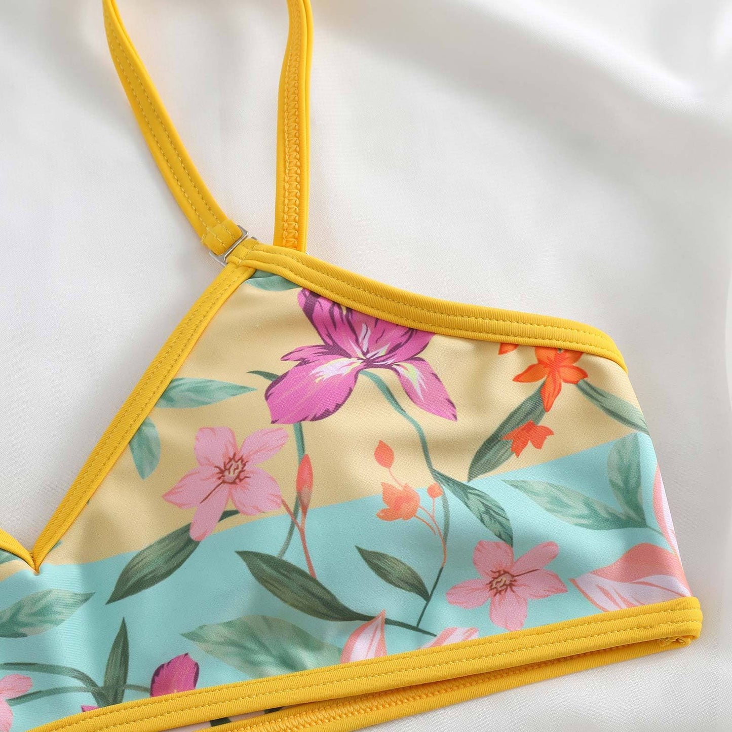 Flower print contrast v neck 2-way cami 3 piece swimwear
