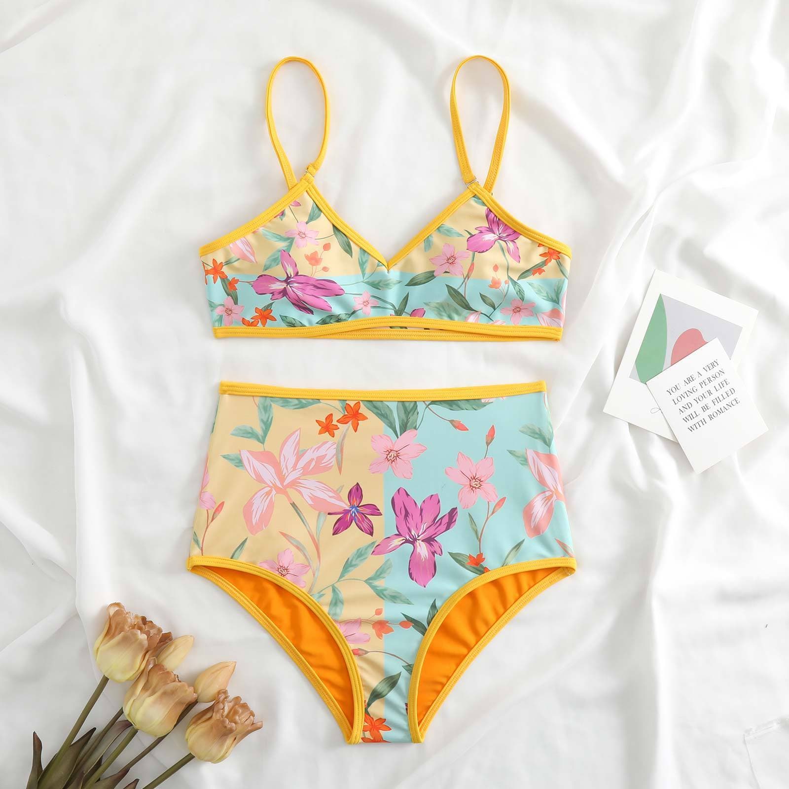 Costume da bagno 3 pezzi con canotta bidirezionale e scollo a V a contrasto con stampa floreale