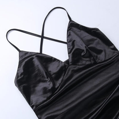 Midikleid mit Rüschen, V-Ausschnitt und unregelmäßigem Kreuzrücken
