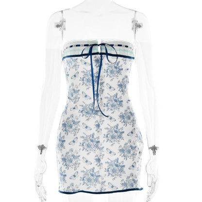 Mini-Tube-Kleid mit Blumenmuster und Spitzensaum und Kontrastknöpfen