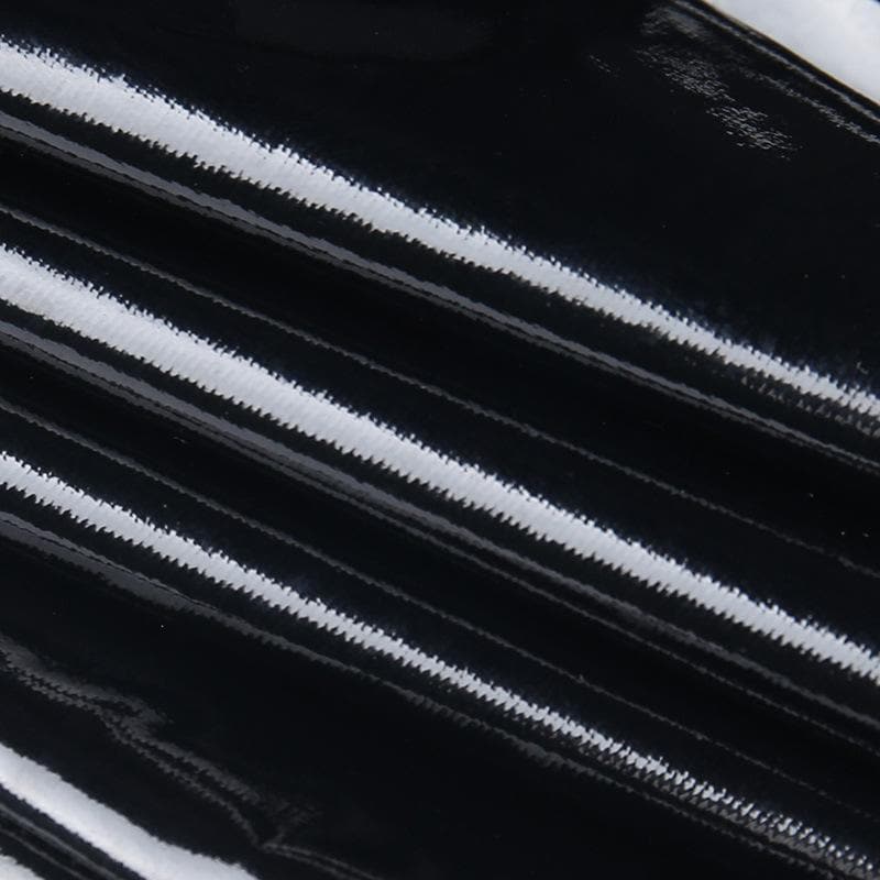 Top corto in pelle PU traforata con lacci e fibbia senza maniche 