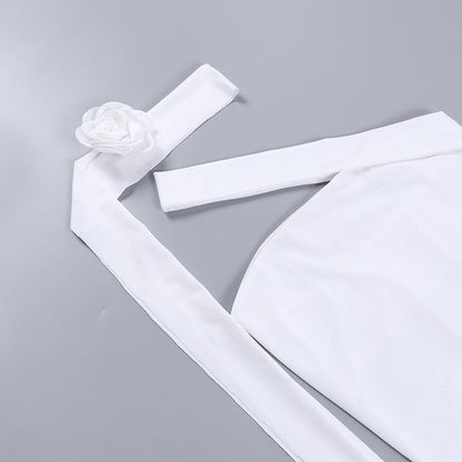 Einfarbiges One-Shoulder-Crop-Top mit Blumenapplikation und Schleife 