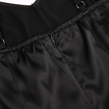 Rückenfreies, gerüschtes Camisole-Minikleid aus Satin mit V-Ausschnitt und Reißverschluss