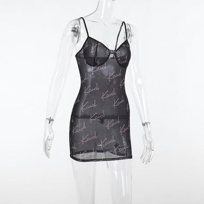 Transparentes Mesh-Camisole-Minikleid mit V-Ausschnitt und Kontrastdruck