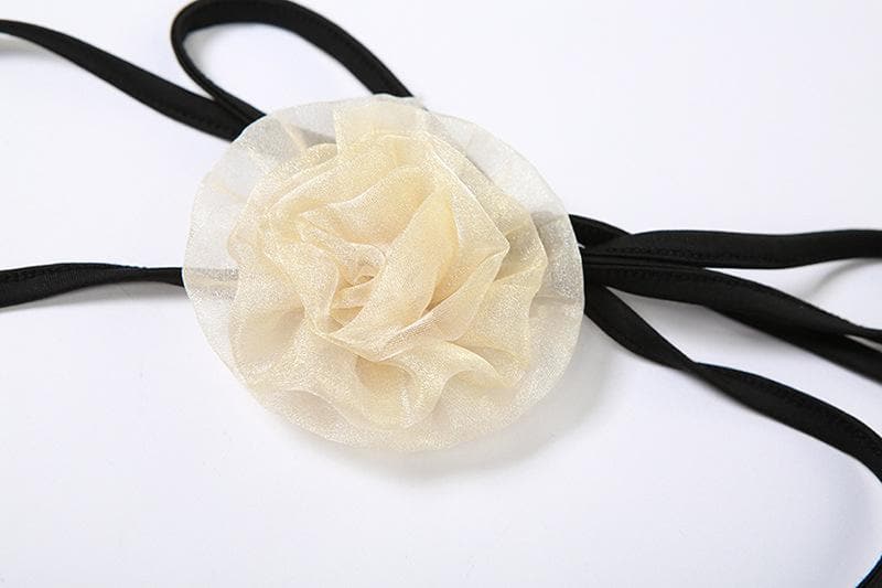 Rückenfreies Hosenset zum Selbstbinden mit Neckholder und Blumenapplikation