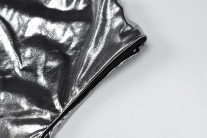 Top corto con scollo a cappuccio e maniche a cappuccio metalliche arricciate