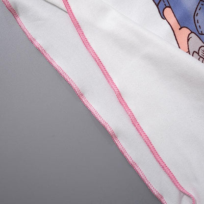 Top corto con scollo a giro e volant a maniche corte con motivo a fumetti a contrasto 