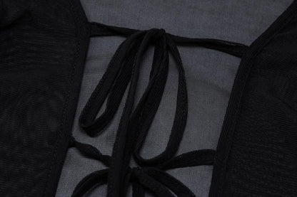 Transparentes, rückenfreies Midikleid aus transparentem Netzstoff mit langen Ärmeln und Selbstschnürung
