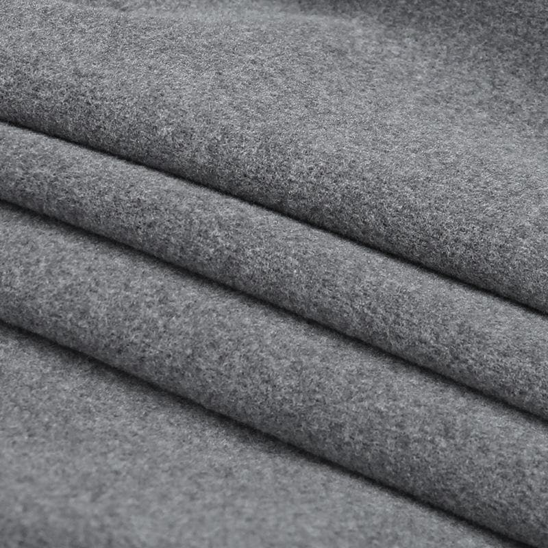 Top corto con scollo quadrato e maniche a cappuccio