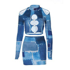 Minigonna in denim con stampa a O e maniche lunghe, collo alto e traforato 
