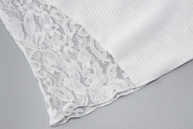 Top corto in pizzo senza maniche con scollo a U e patchwork in tinta unita 