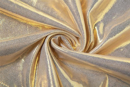 Neckholder-Maxikleid mit V-Ausschnitt und rückenfreien Handschuhen zum Selbstbinden in Metallic