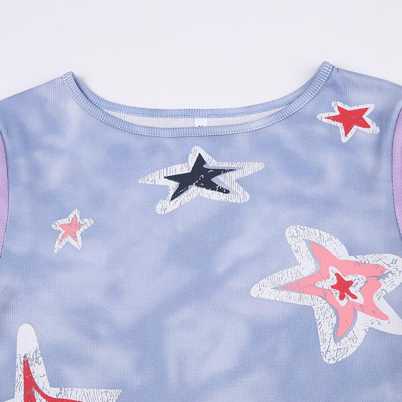 Top corto tie-dye con maniche a cappuccio e motivo a stelle arricciate a contrasto 