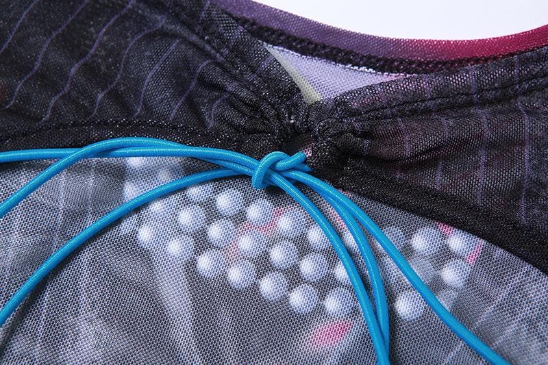 Transparenter, rückenfreier Jumpsuit aus transparentem Netzstoff mit kontrastierenden, kurzärmligen, selbst zu bindenden Ärmeln