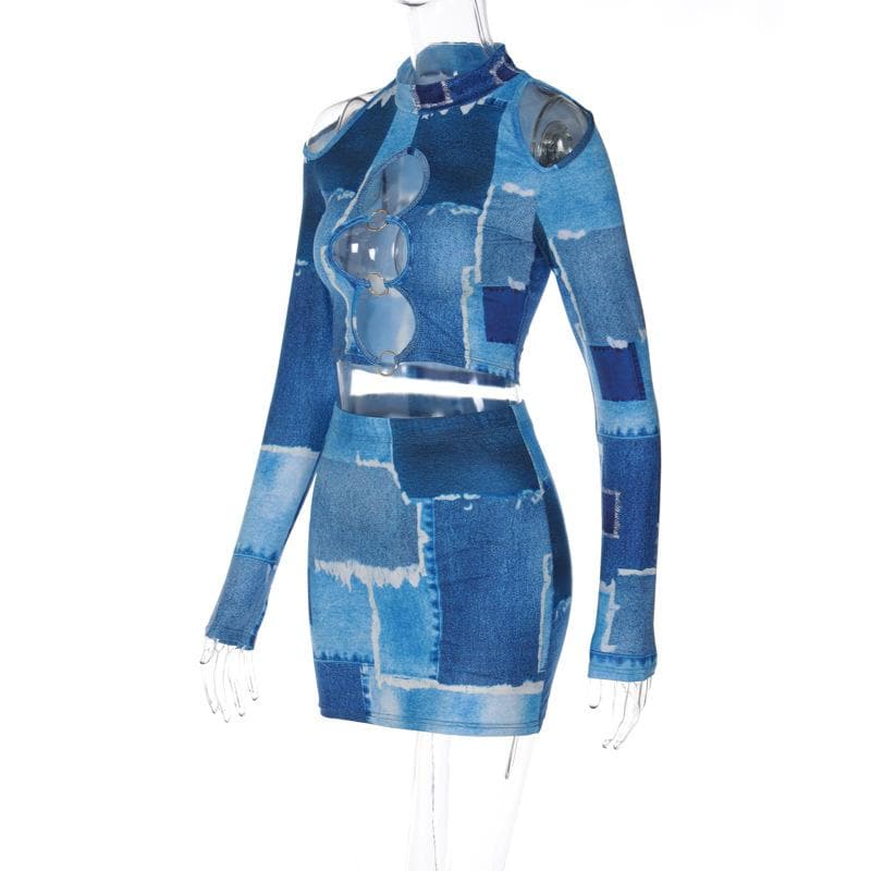 Minigonna in denim con stampa a O e maniche lunghe, collo alto e traforato 