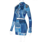 Minigonna in denim con stampa a O e maniche lunghe, collo alto e traforato 