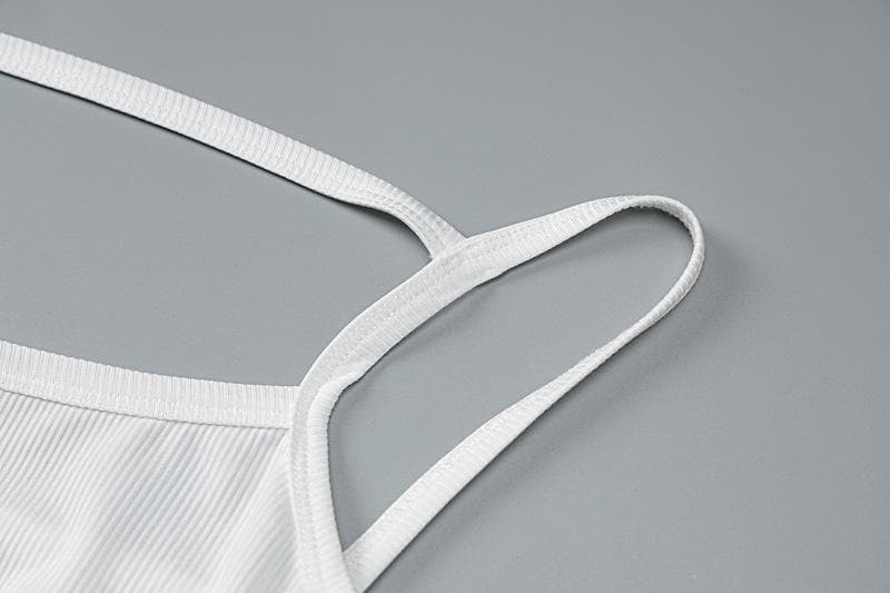 Einfarbiger, gerippter, rückenfreier Camisole-Jumpsuit mit U-Ausschnitt 