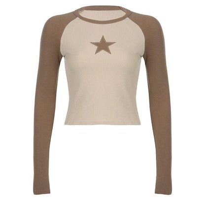 Maglia a maniche lunghe con scollo rotondo e coste a contrasto con patchwork di stelle 