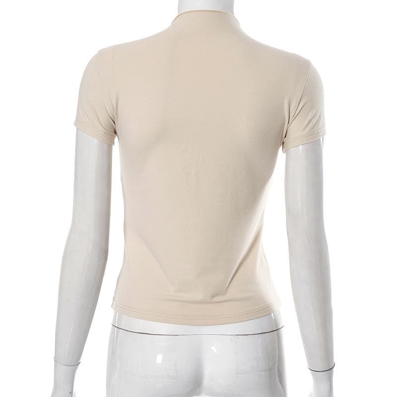 Top a maniche corte con collo alto e perline 