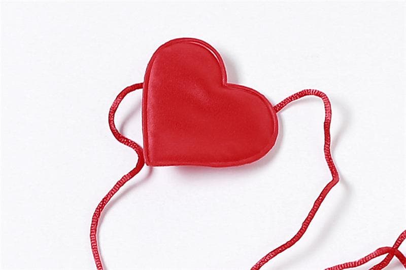 One shoulder irregular heart applique sleeveless crop top