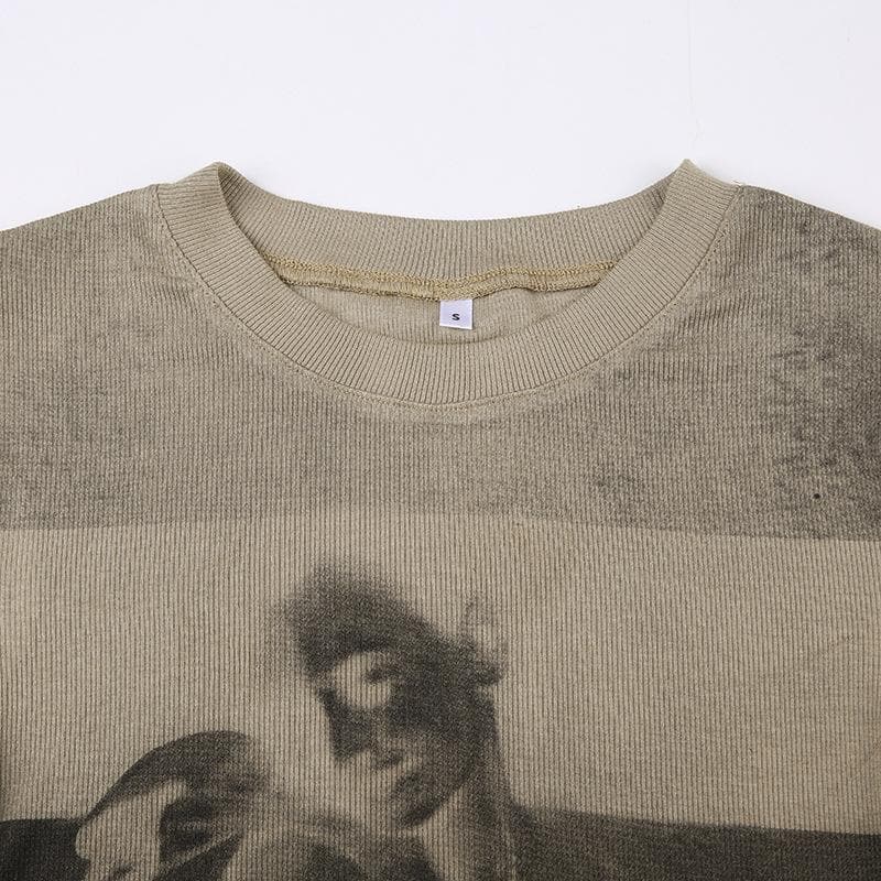 Short sleeve crewneck abstract contrast crop top