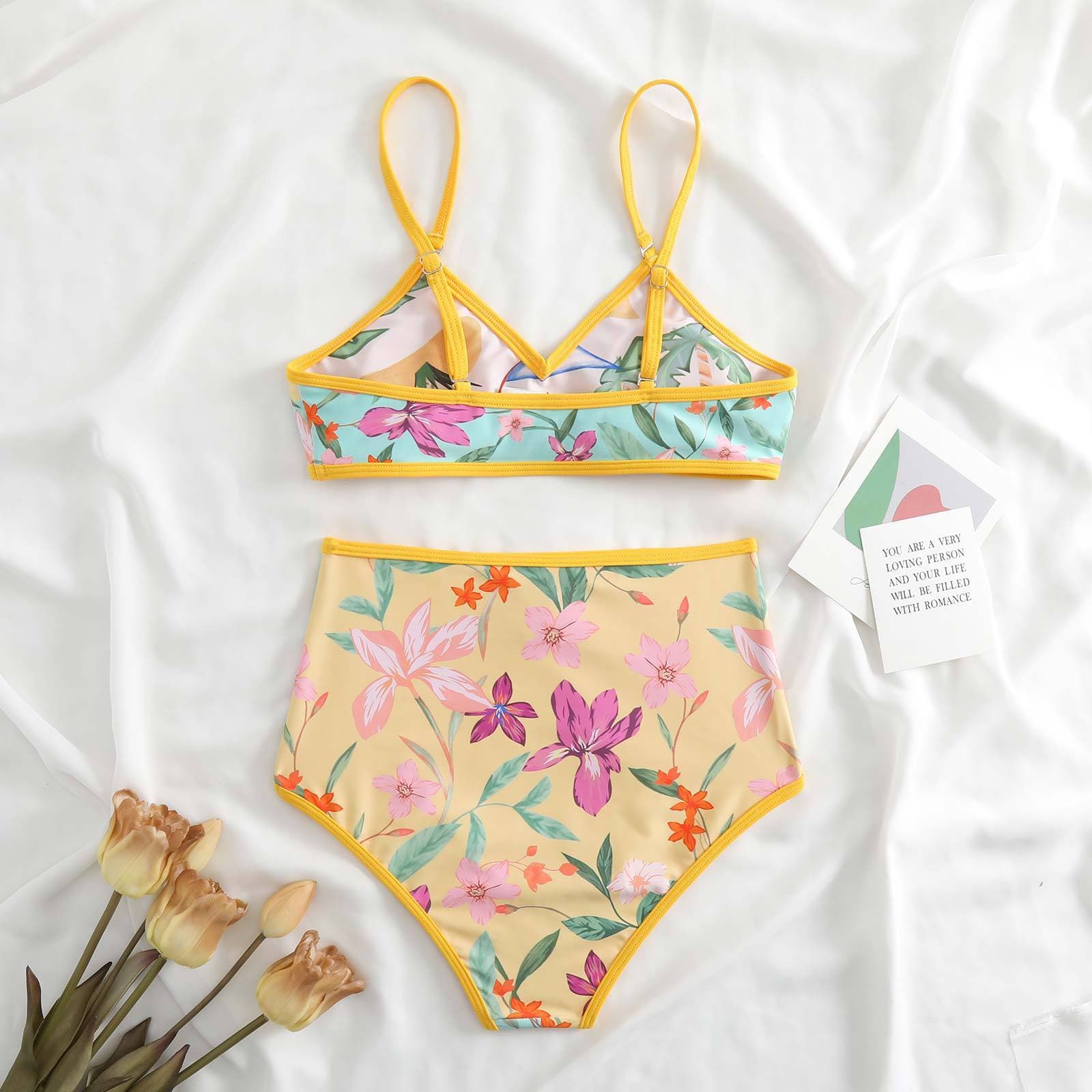 Costume da bagno 3 pezzi con canotta bidirezionale e scollo a V a contrasto con stampa floreale