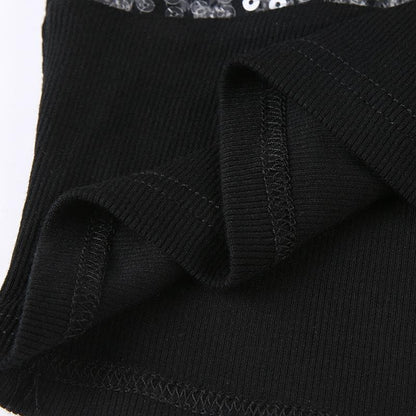 Rückenfreies Crop-Top mit Leopardenmuster und Glitzer-Neckholder und Knöpfen in Kontrastfarbe 